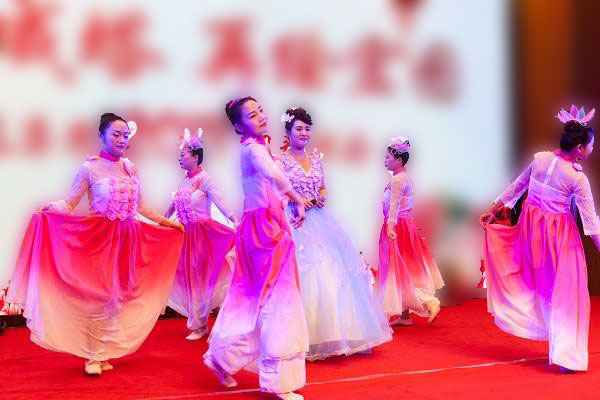 L:\企劃內(nèi)容整理\曠遠(yuǎn)歷年照片（附稿件）對(duì)內(nèi)照片（活動(dòng)、培訓(xùn)、事件）\2019年9��?��?9日半年度\20170125095699939993-.jpg